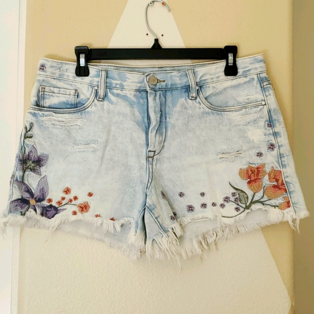 Embroidered demin Jean shorts